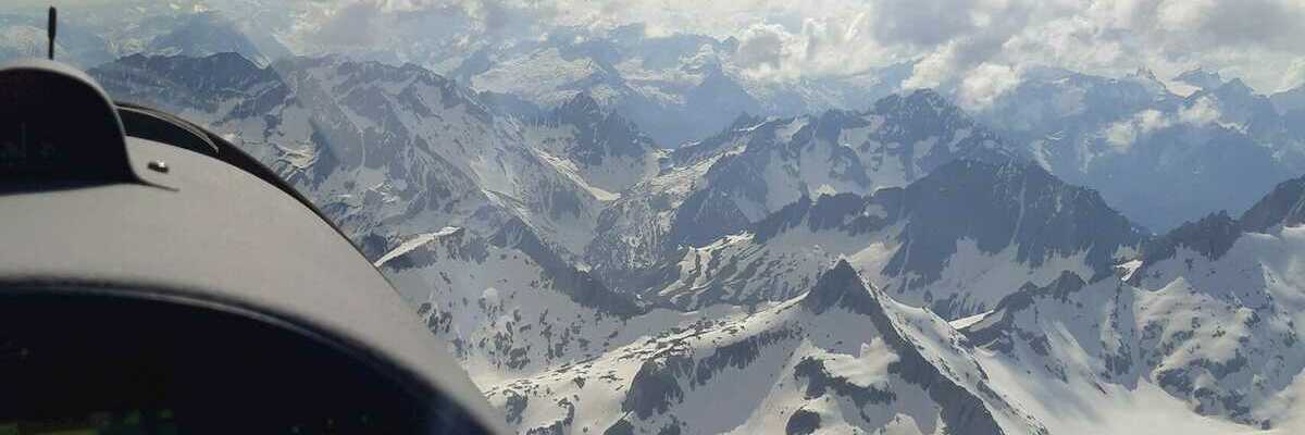 Verortung via Georeferenzierung der Kamera: Aufgenommen in der Nähe von Bezirk Surselva, Schweiz in 3500 Meter